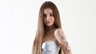 Catch AliceRomberg’s Private Cam Show