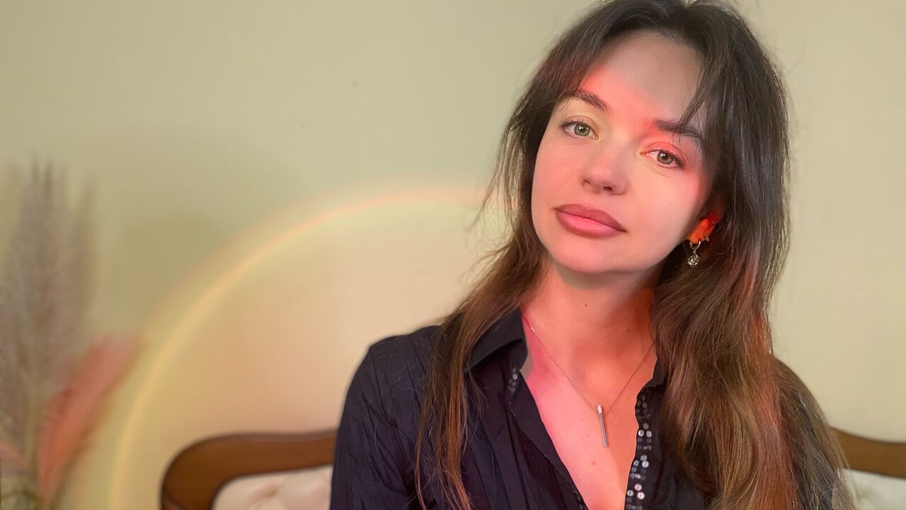 Catch AlissaDiaz’s Private Cam Show