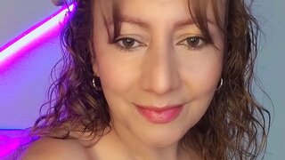 Catch AmalGonzalez’s Private Cam Show