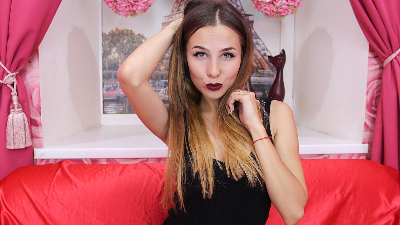 Catch AmeliaSpicy’s Private Cam Show