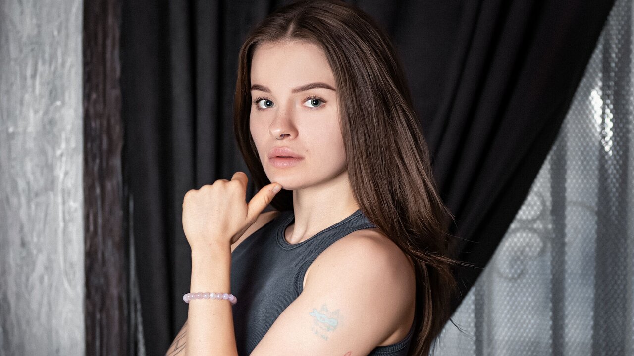Catch AndreaWings’s Private Cam Show