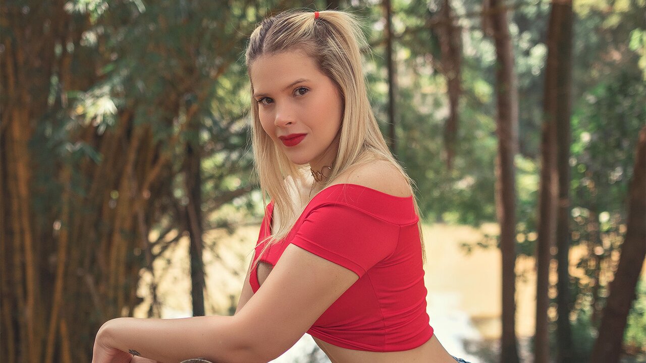 Catch AngiSabina’s Private Cam Show