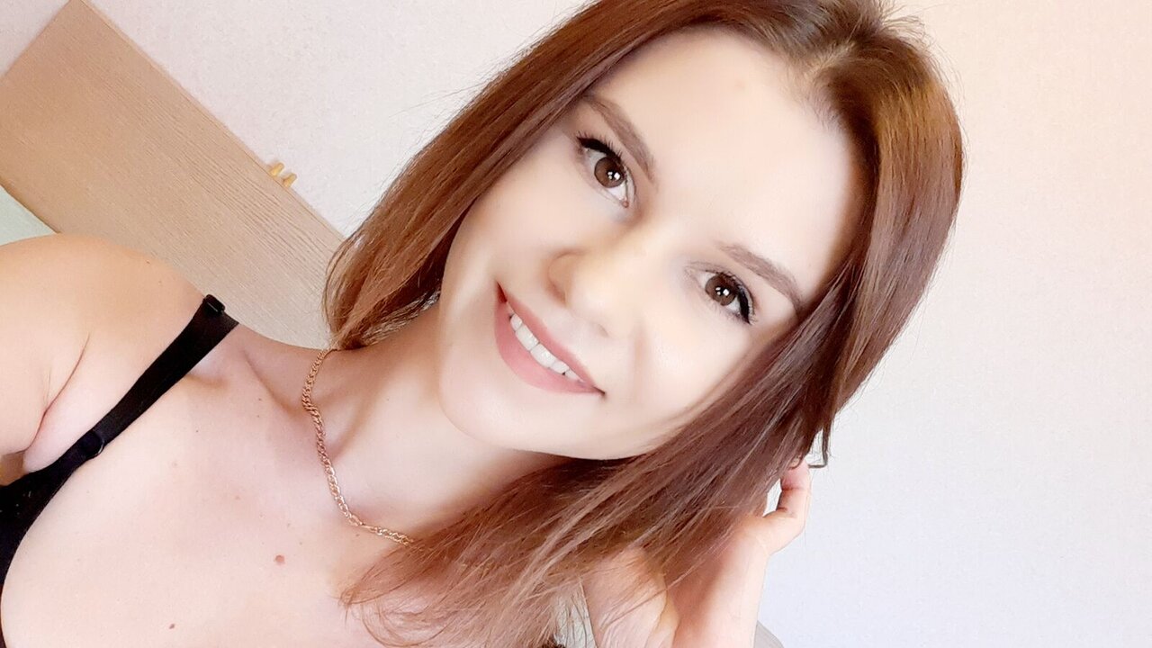 Catch AnnaPaquin’s Private Cam Show