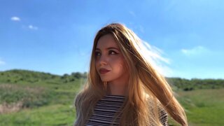Catch AnneSinclair’s Private Cam Show