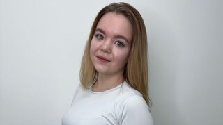 Catch AnnisAnness’s Private Cam Show