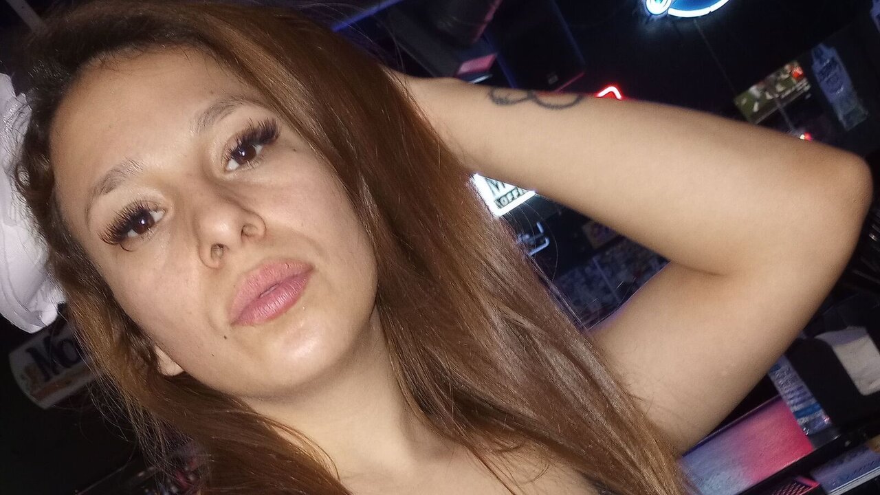 Catch Aprilrain’s Private Cam Show