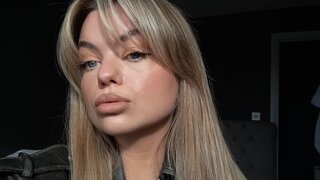 Catch ArabellaValmont’s Private Cam Show