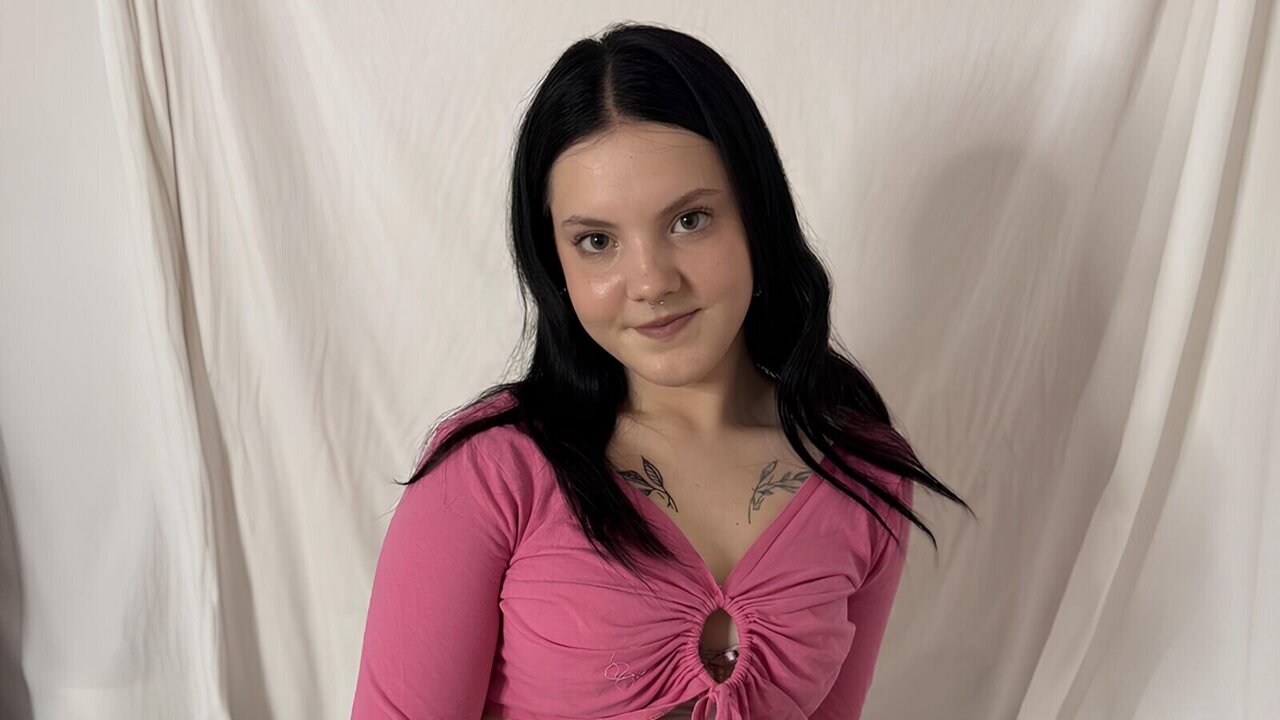 Catch AvvaAdams’s Private Cam Show