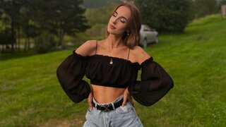 Catch BarbieRaw’s Private Cam Show