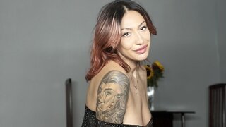 Catch BellaDeesire’s Private Cam Show