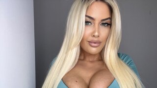 Catch BlancheSummer’s Private Cam Show