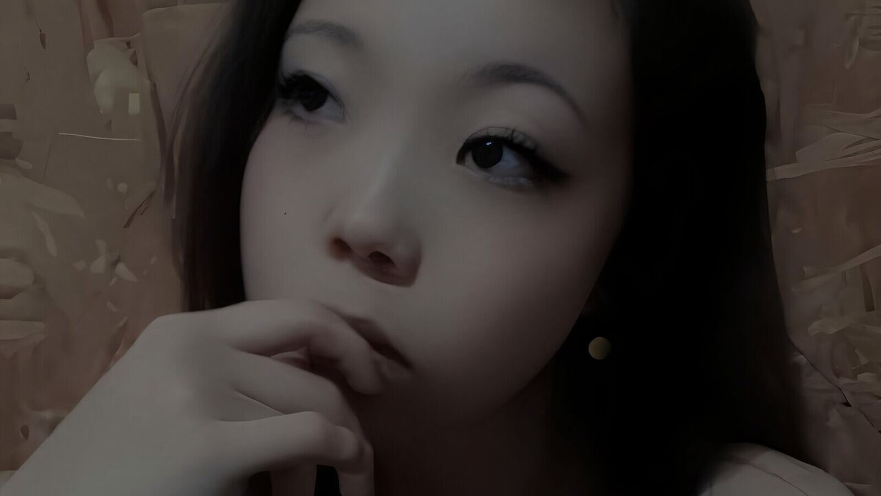 Catch BreeCoote’s Private Cam Show