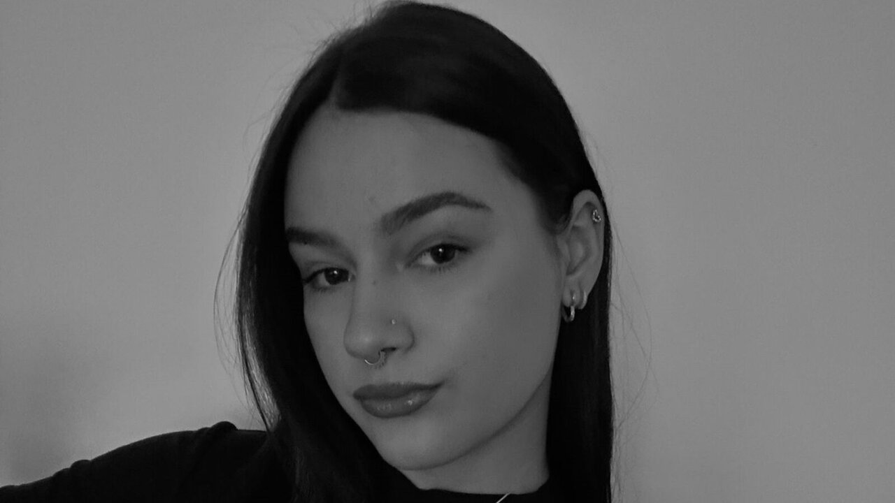 Catch BrianaClay’s Private Cam Show