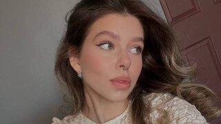 Catch CarrieBecker’s Private Cam Show
