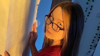 Catch CateGarland’s Private Cam Show