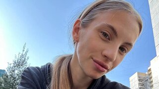 Catch CatherynBigger’s Private Cam Show