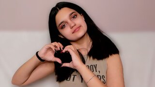 Catch CatherynHeringto’s Private Cam Show