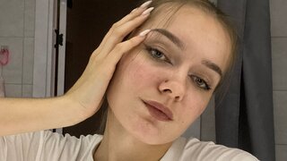 Catch CeciliaVanwinkle’s Private Cam Show