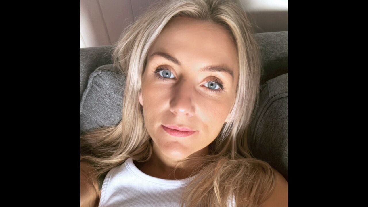 Catch CharlotteAcqua’s Private Cam Show