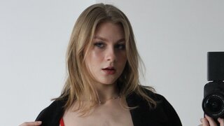 Catch CoventinaHandley’s Private Cam Show