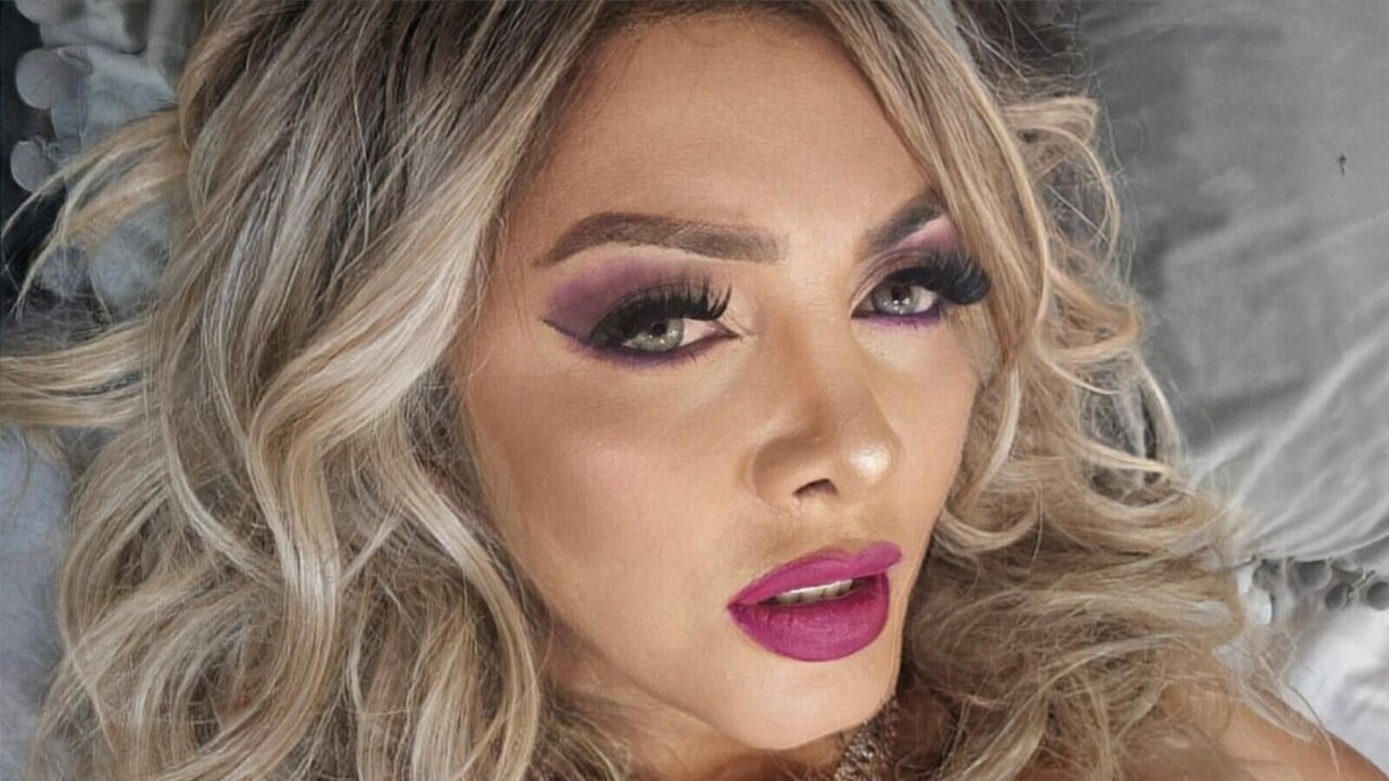 Catch CrisstyBaez’s Private Cam Show