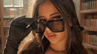 Catch DafneFox’s Private Cam Show