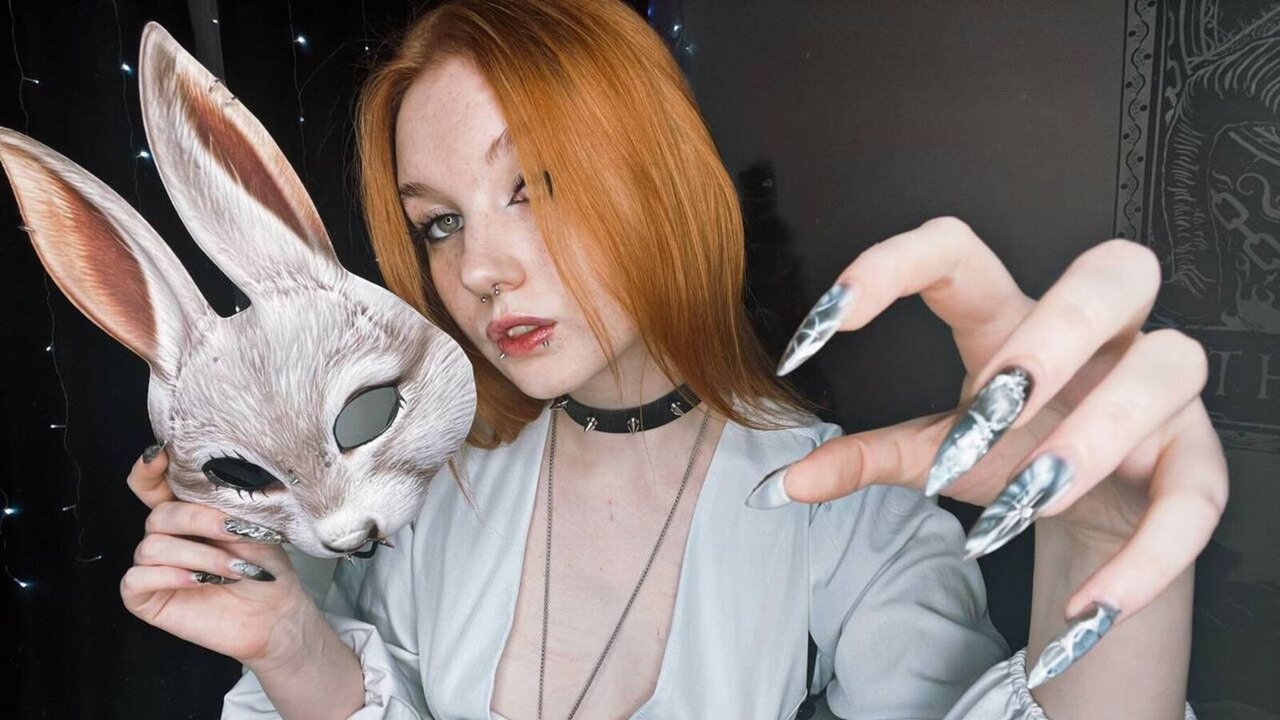 Catch DaisyGuard’s Private Cam Show