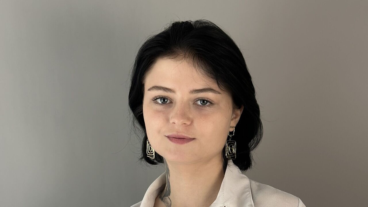 Catch DarelleGathright’s Private Cam Show