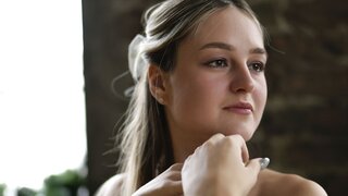 Catch DeboraLarson’s Private Cam Show