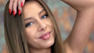 Catch DefneAndra’s Private Cam Show