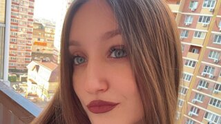 Catch DeliaBeam’s Private Cam Show