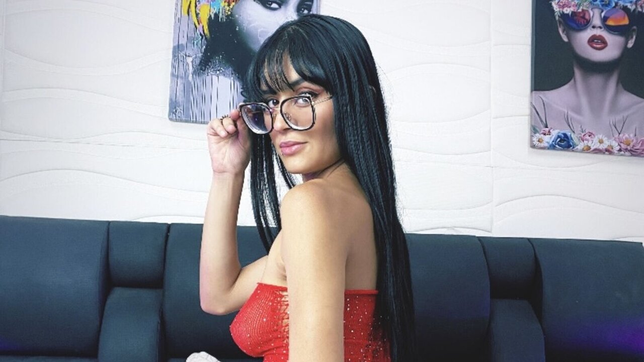 Catch DulceCostelo’s Private Cam Show