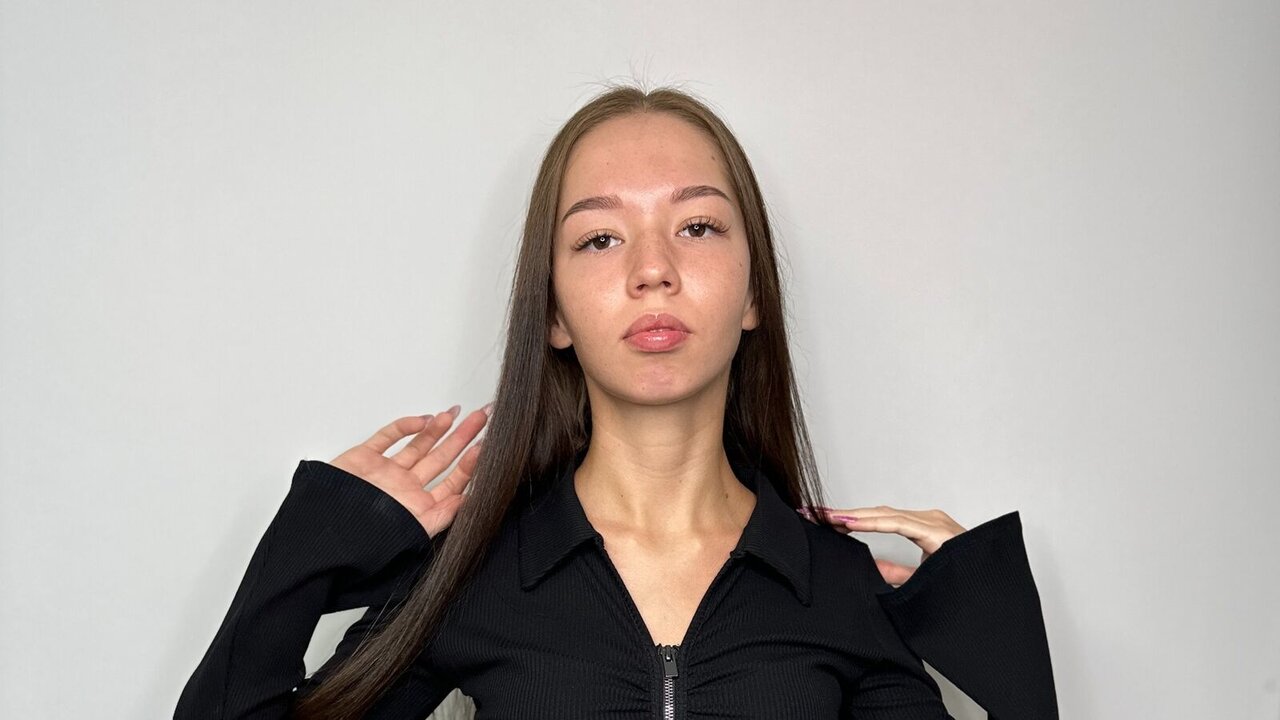 Catch EditaBowring’s Private Cam Show