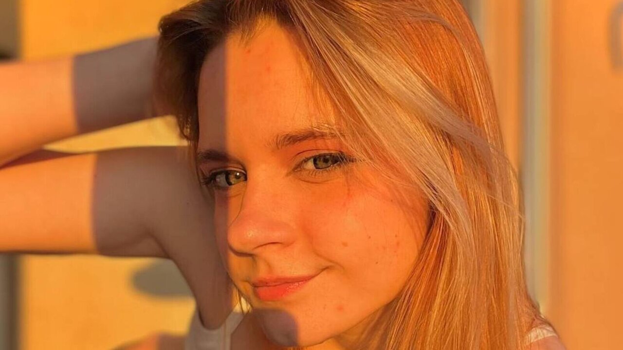 Catch EldaGleghorn’s Private Cam Show