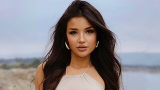 Catch ElinaMalina’s Private Cam Show