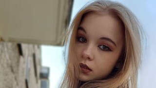 Catch ElletteChesser’s Private Cam Show