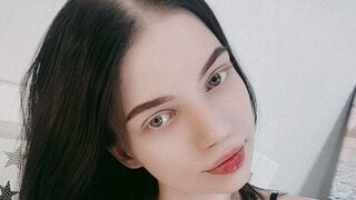 Catch ElswythCurvey’s Private Cam Show