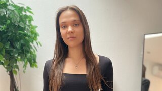 Catch ElviaBlong’s Private Cam Show