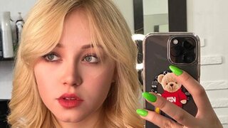 Catch EmilyCarles’s Private Cam Show