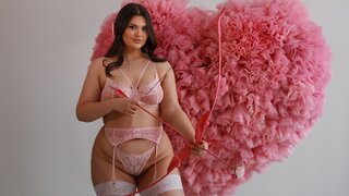 Catch EmilyHyde’s Private Cam Show