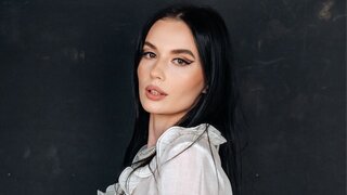 Catch EmilyLyra’s Private Cam Show