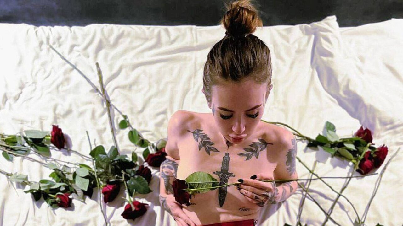 Catch EmilyMillar’s Private Cam Show