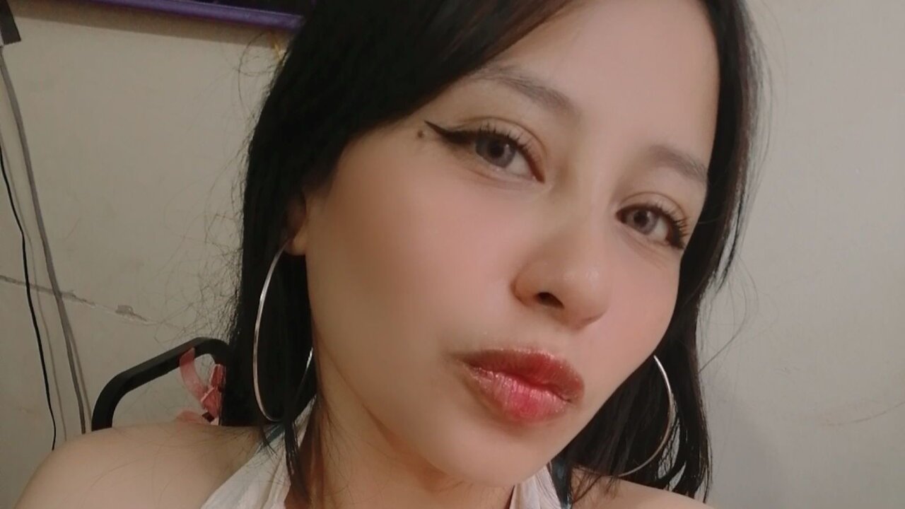 Catch EmilySophya’s Private Cam Show