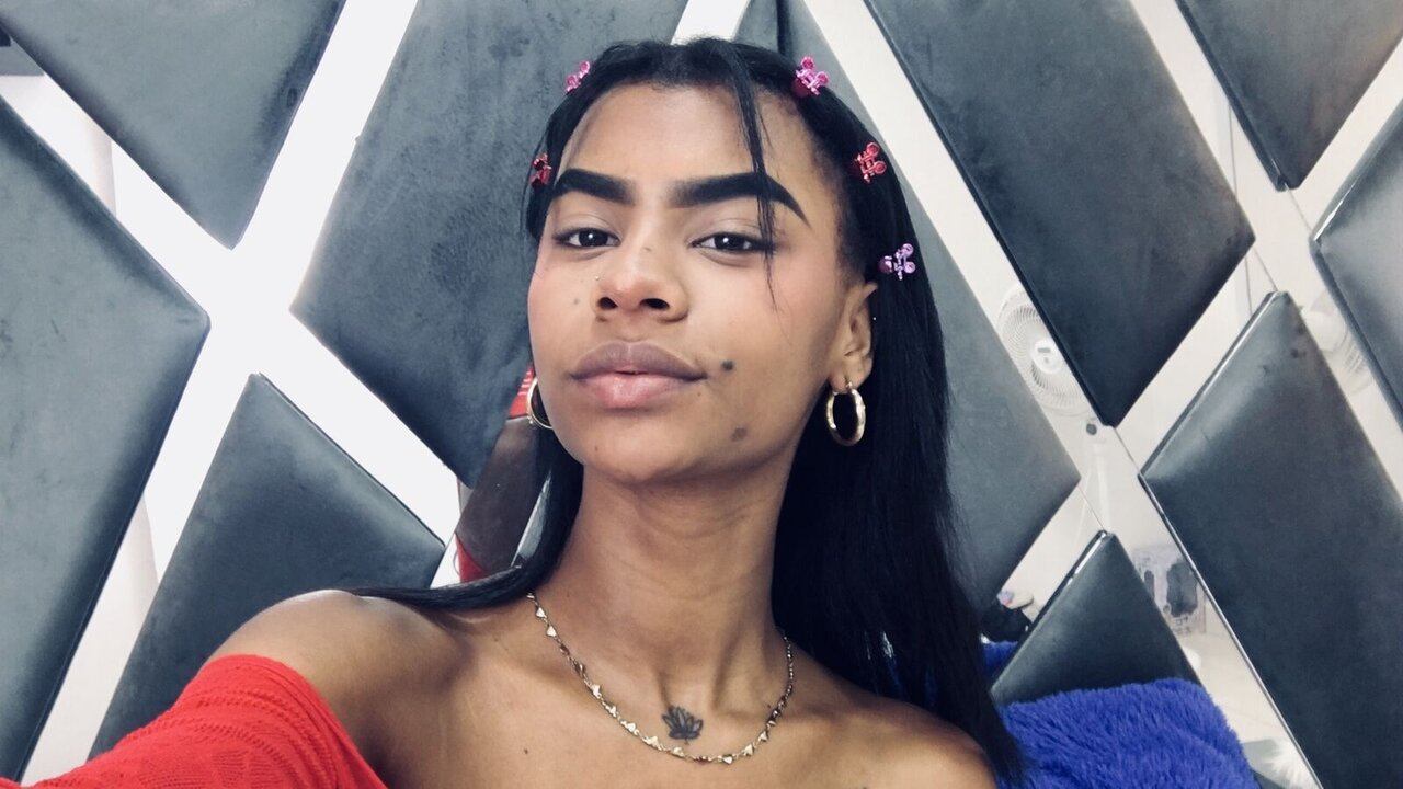 Catch EmmaCortes’s Private Cam Show