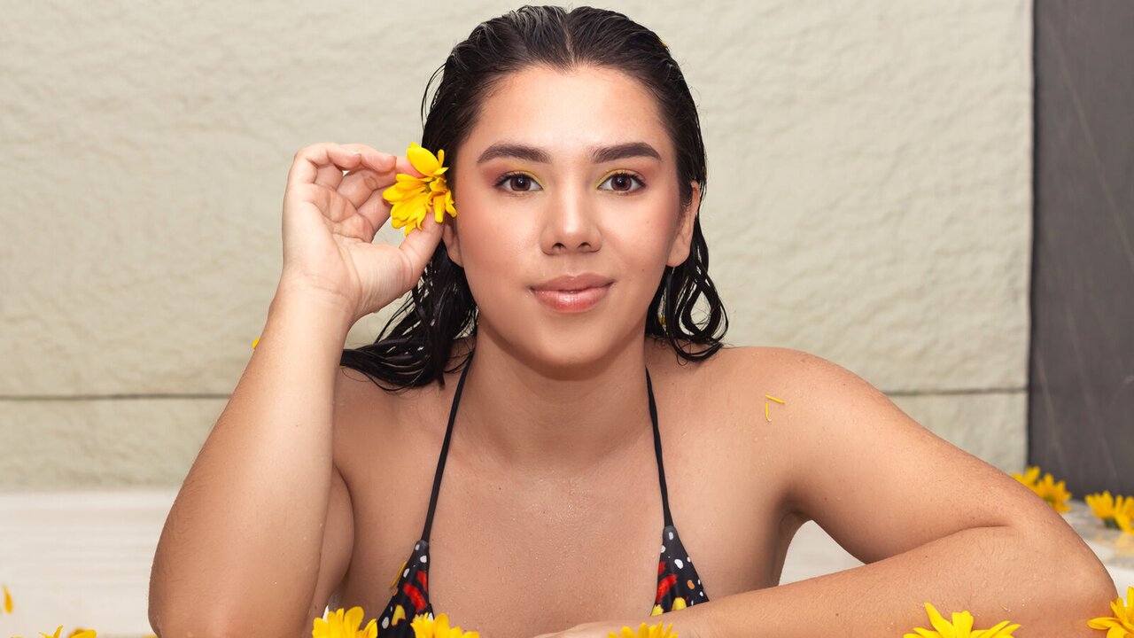 Catch EmmaSulivan’s Private Cam Show