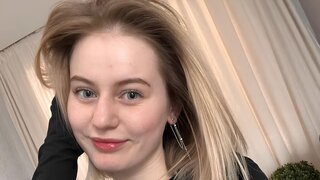 Catch ErleneDavidge’s Private Cam Show