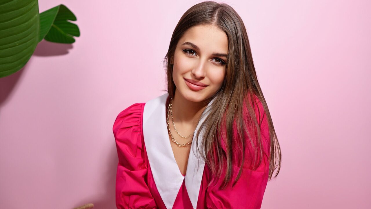 Catch EviePalmers’s Private Cam Show