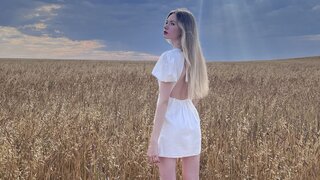 Catch FloraHickey’s Private Cam Show