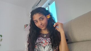 Catch GenevieveBrown’s Private Cam Show