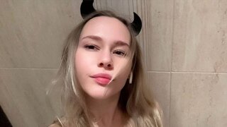 Catch GillianBaskett’s Private Cam Show